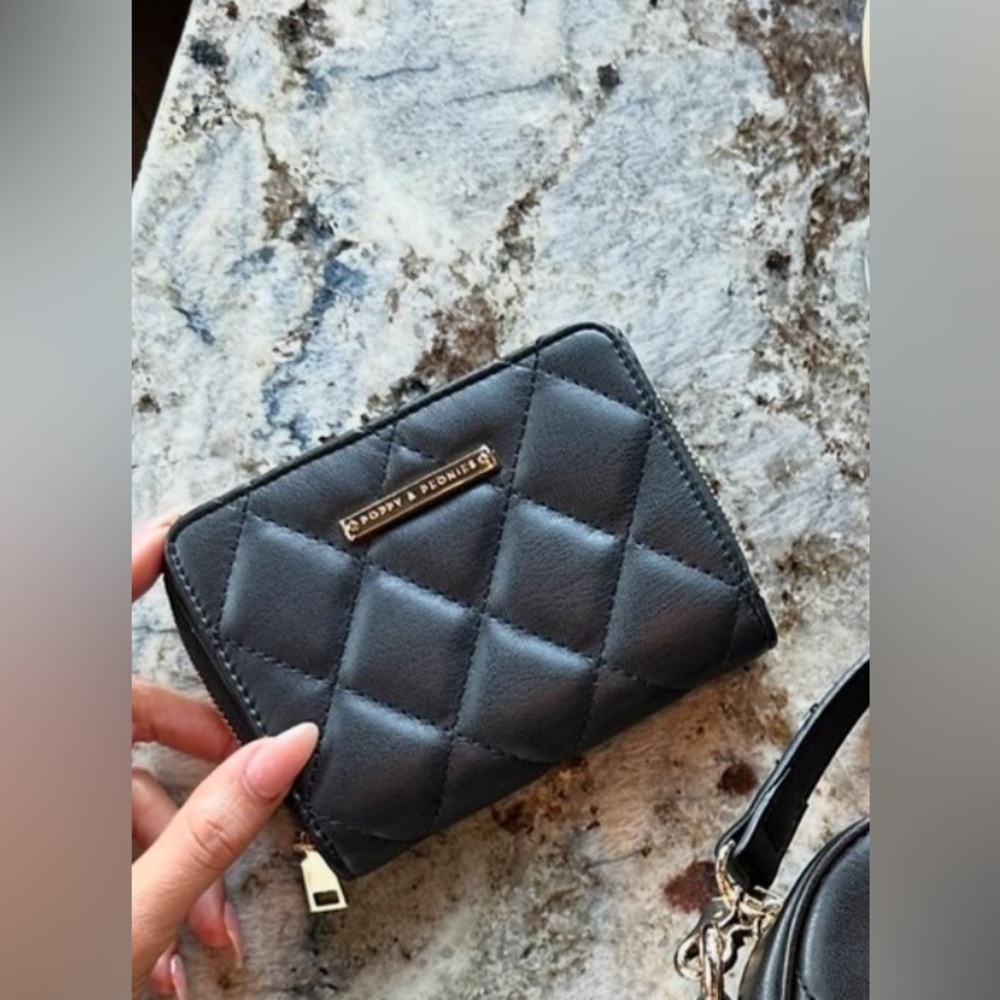 Poppy & Peonies Quilted black wallet